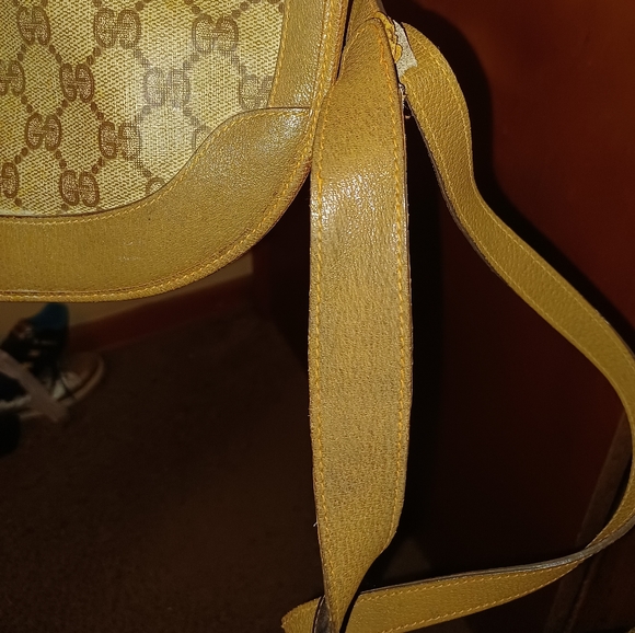 Vintage Gucci Italy Crossbody Shoulder Bag 001.067.0445 - Picture 7 of 10